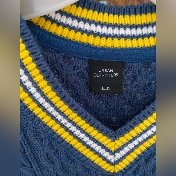 Urban Outfitters Blue V-Neck Sweater Vest small - Picture 5 of 8